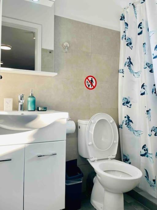Cozy, Newly Renovated Apartment In Gavrio. Екстер'єр фото